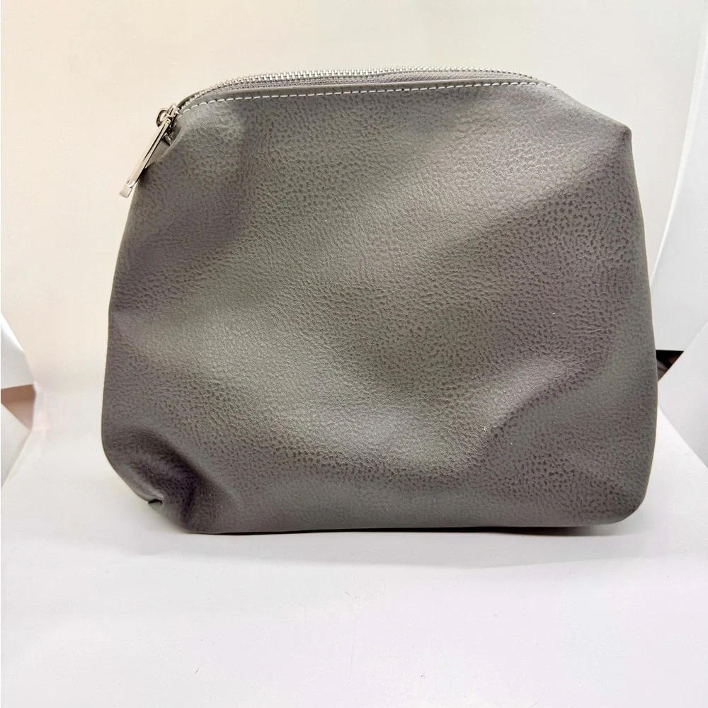 Steve‎ Madden Gray Faux Leather Zip Pouch Makeup Bag 11 x 8
